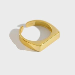 🎉3/$10 *S A L E*🎉Gold Flat Bar Ring Size Medium (US 6)